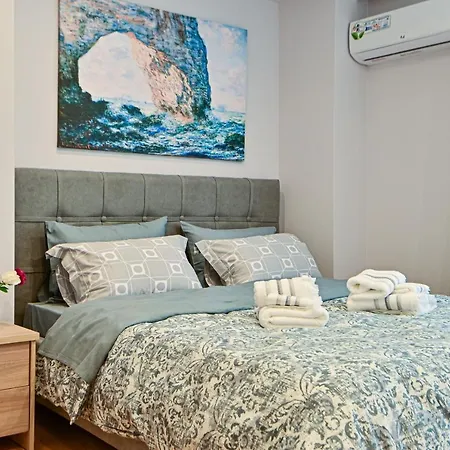 Charming With A Sea View Terrace Apartment *